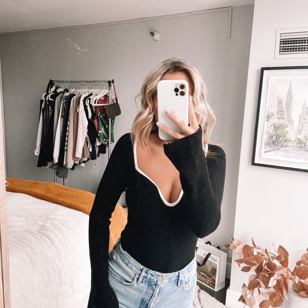 H&M Black White Ribbed Knit Sweater!! - Picture 3 of 7